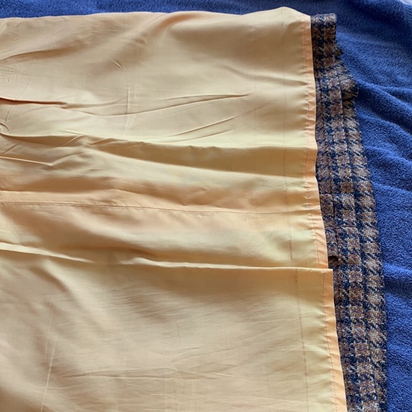 Vintage, Source unknown, 100% thick wool, houndstooth, side zipper midi skirt - Picture 8 of 9